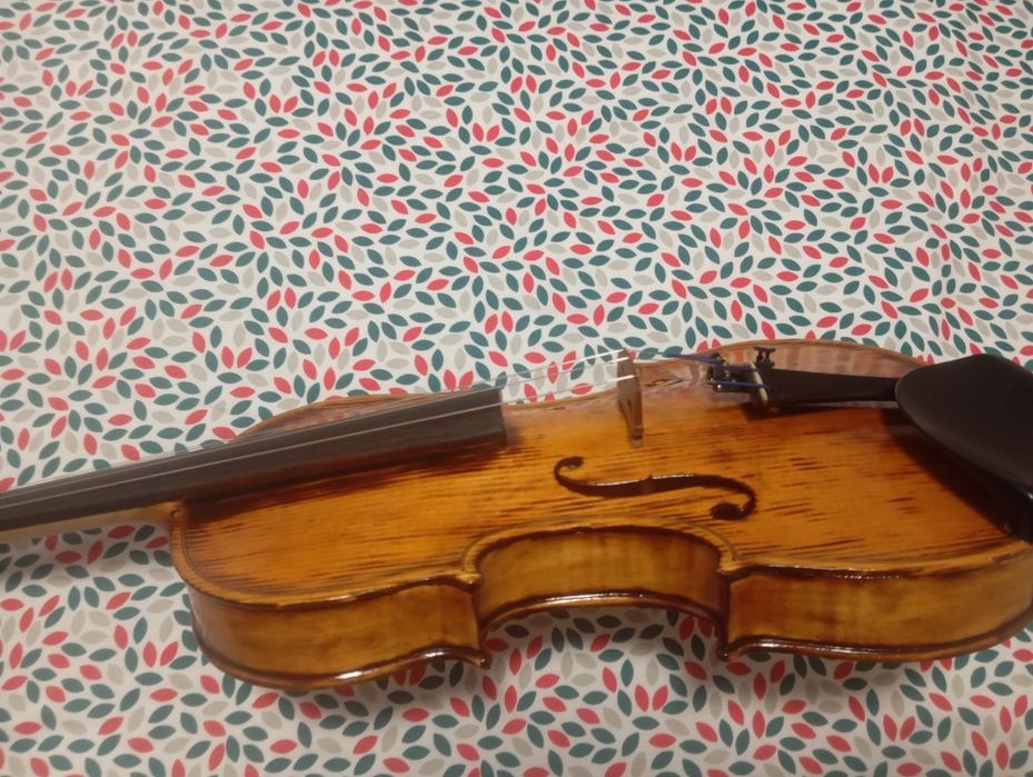 Violino 4 por 4 marca Oficina dos violinos