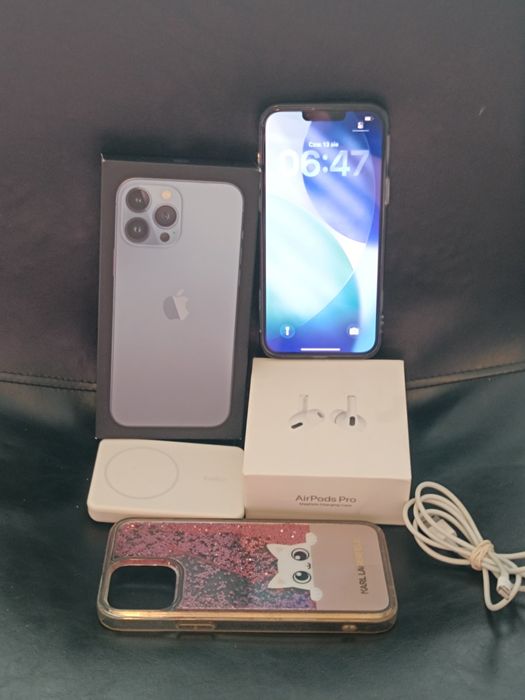iPhone 13 Pro Max 128GB w zestawie z Airpods Pro, ładowarką indukcyjną i etui