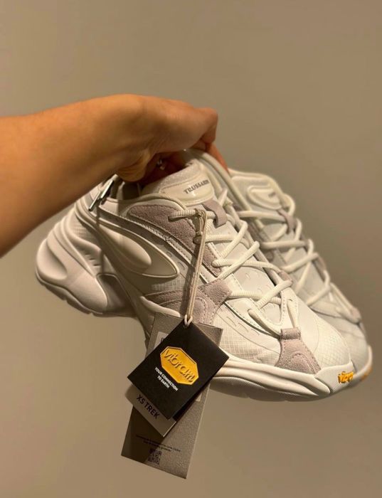 Білі кросівки trussardi vibram