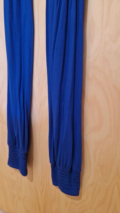 Macacão azul, marca Bershka, tamanho S, novo