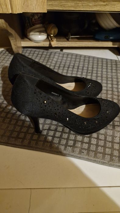 Czarne stylowe szpilki