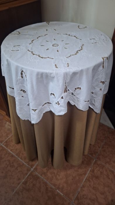 Mesa redonda, camilha 50cm