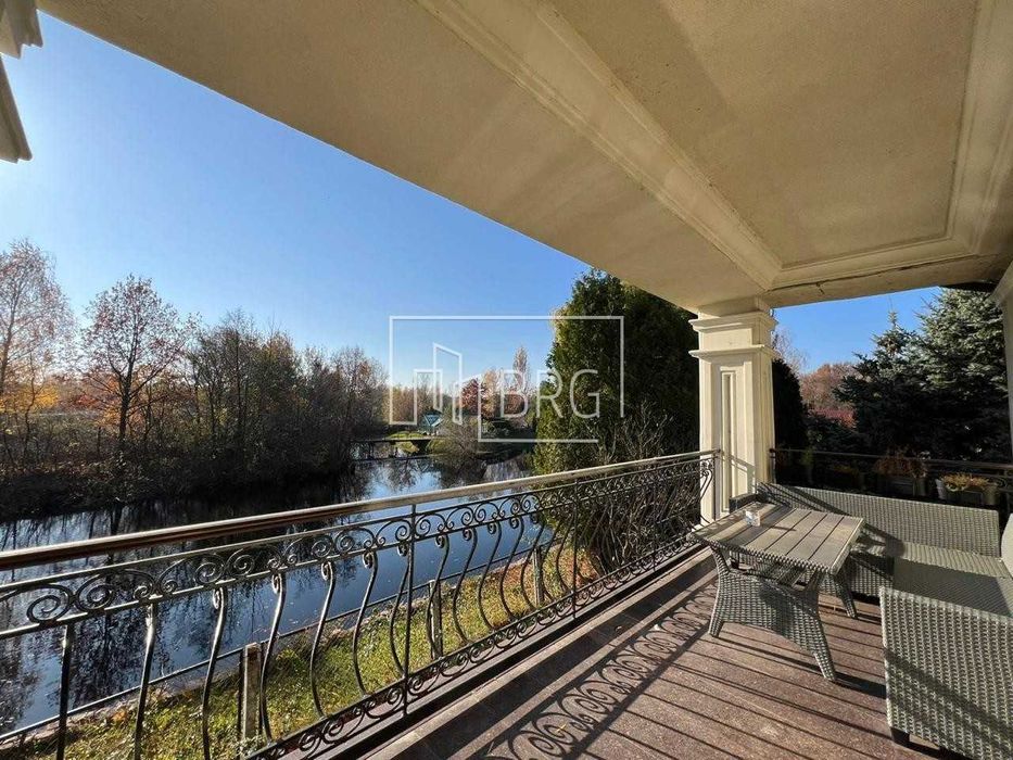 Продажа дома с бассейном и выходом на Козинку КГ Золотые ворота без%