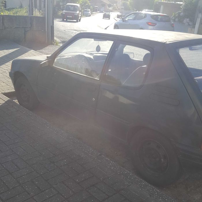 vende-se carro peugeot 205 xt