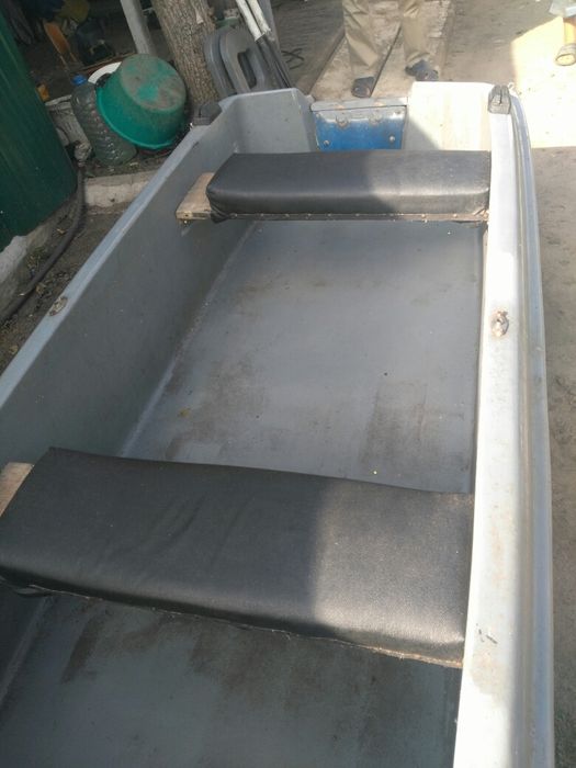 Лодка пластиковая,