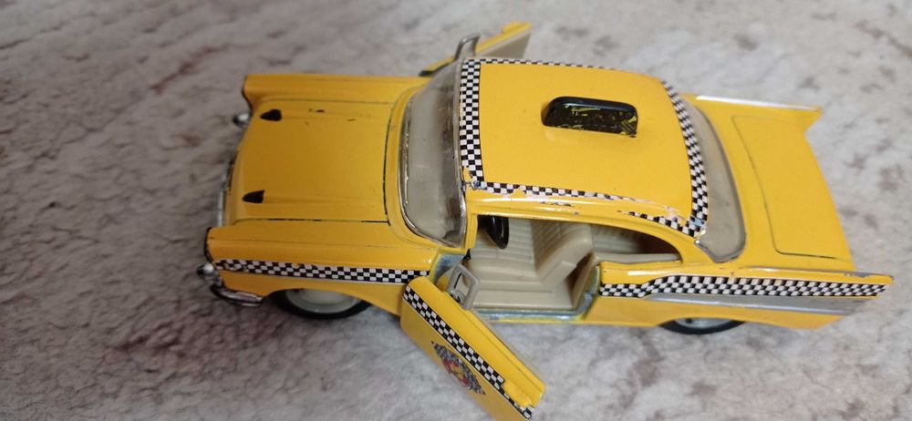 Машинки іграшки для хлопчиків