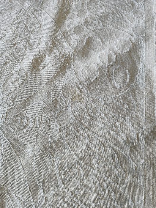 Colcha branca antiga