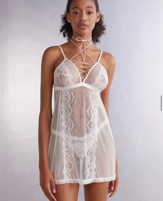 Неймовірний мереживний боді від Intimissimi &Jennifer Lopez.