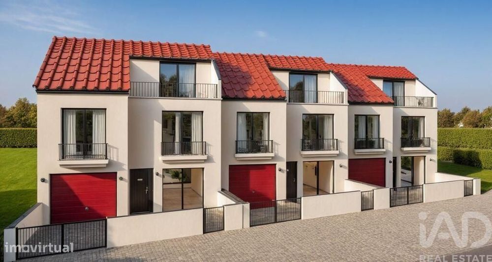 Moradia geminada T3 em Atouguia da Baleia de 174 m2