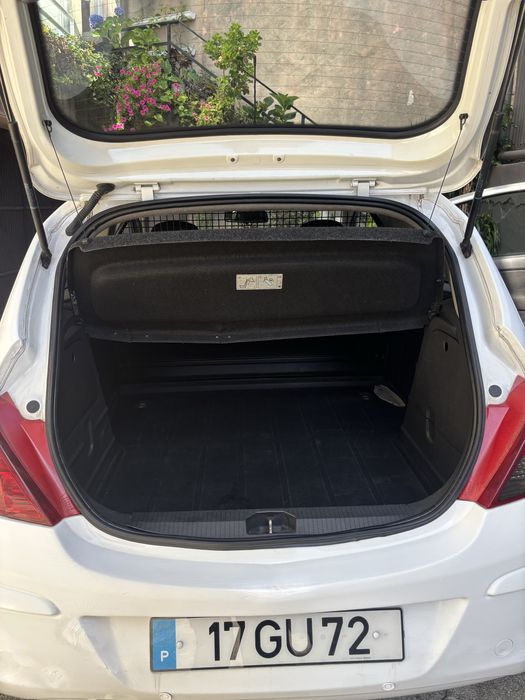 Opel Corsa D comercial