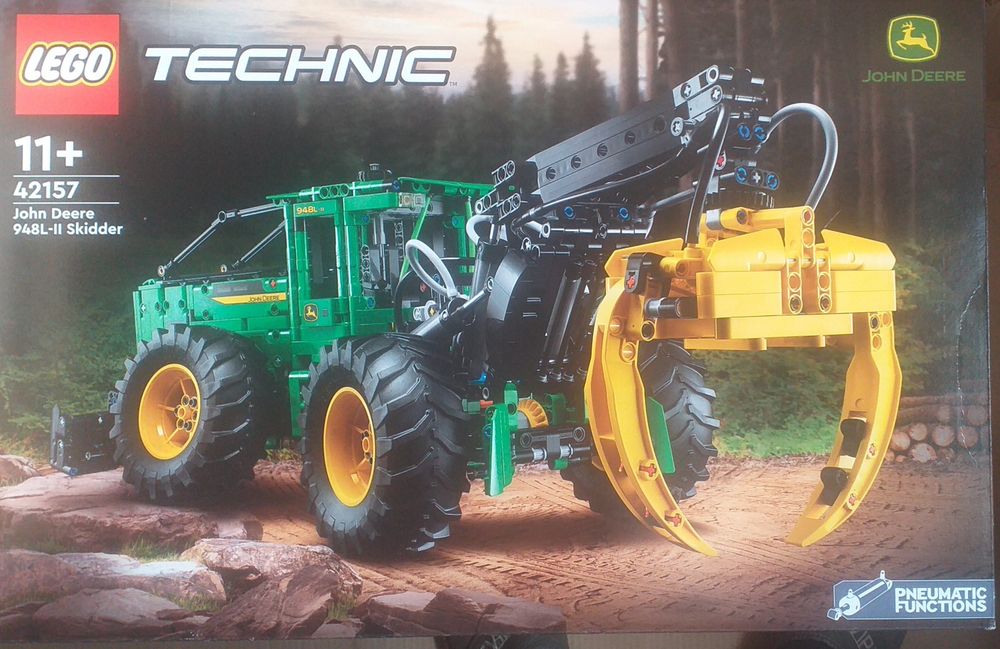 Коробка від Lego Technic 42157
