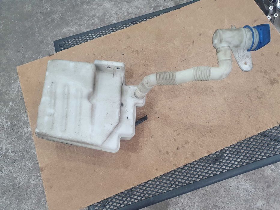 Zbiorniczek pompka spryskiwaczy Vw Touran 04 rok Xenon spryski lamp