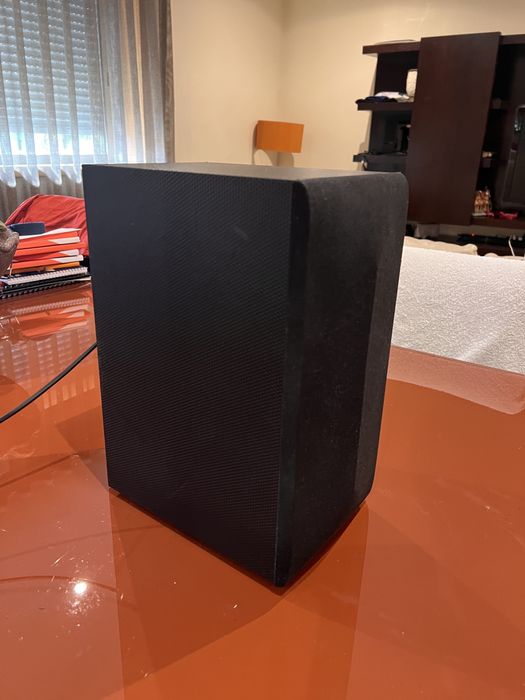 Soundbar e subwoofer