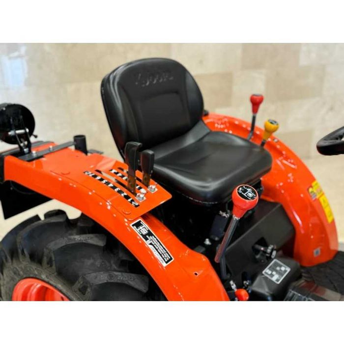 NOWA KUBOTA A-211 . Traktorek 4x4 , mini ciągnik. Do tuneli,sadu.