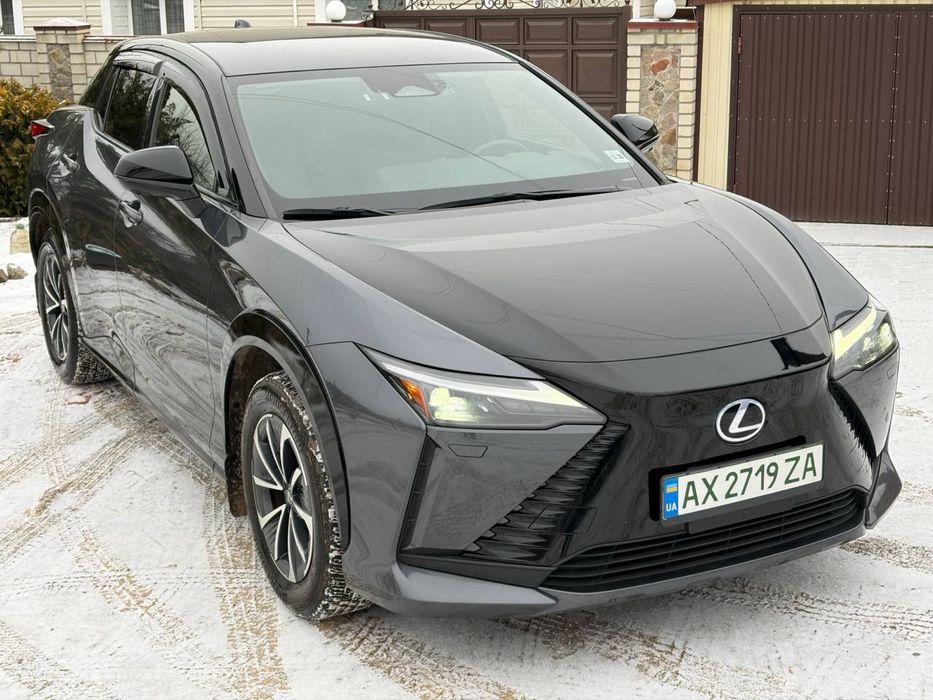 Lexsus rz 2023 повний привід