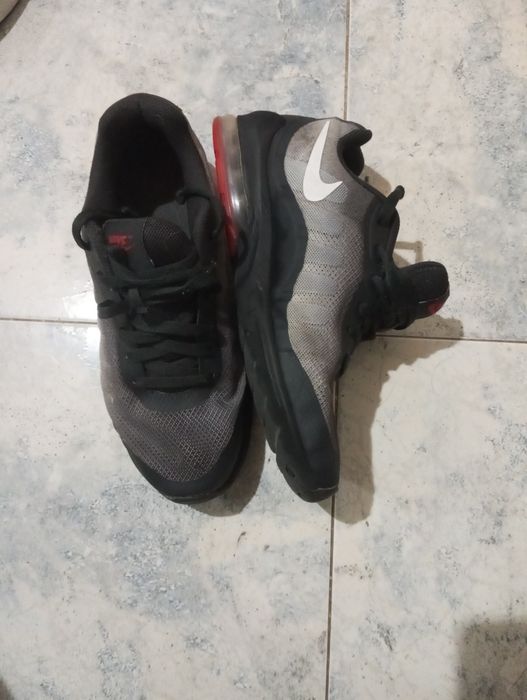 Sapato Nike Air Max Invigor