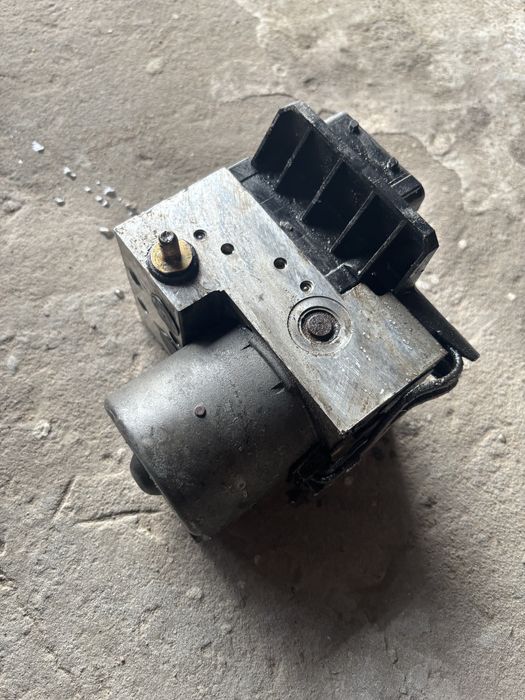 Блок abs абс ауді а6 с5 audi 2.5 тді tdi a6 c5 8E0614111T