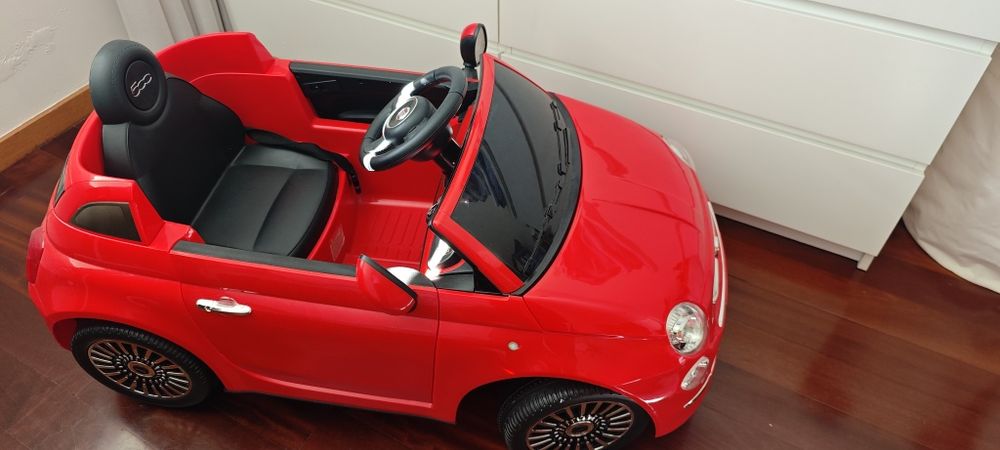 Fiat 500 eléctrico de criança