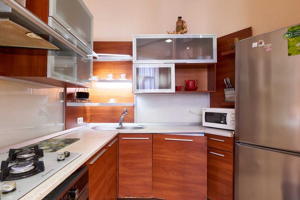 3 к Майдан, Софіївська площа, поряд Хрещатик