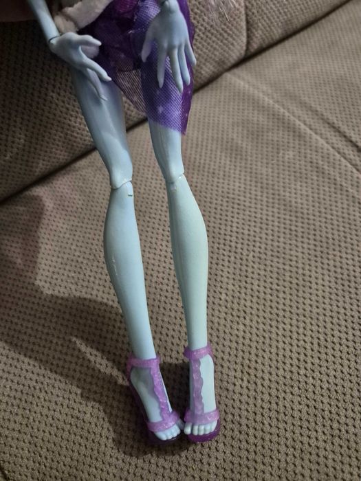 Abbey skull shores lalka monster high