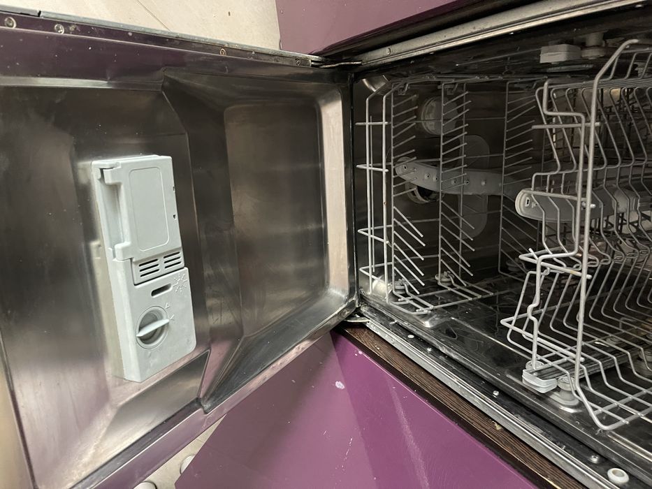 Посудомийна машина Hotpoint Ariston