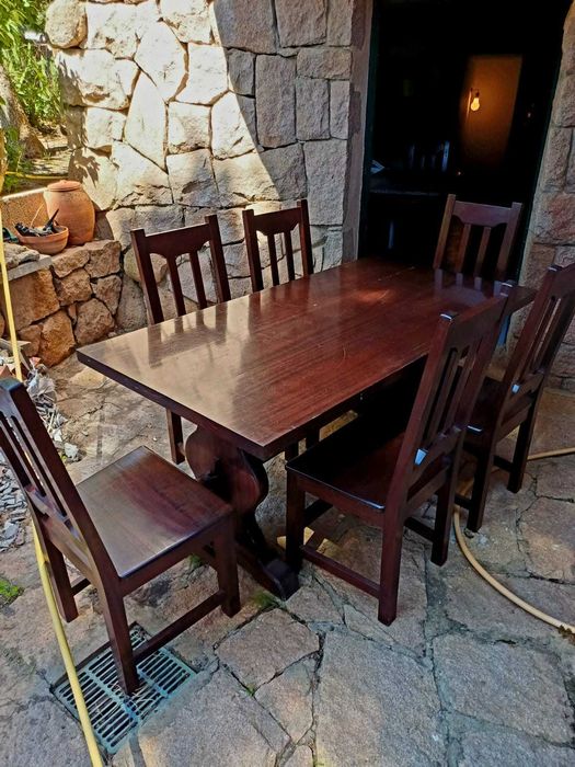 mesa grande de madeira