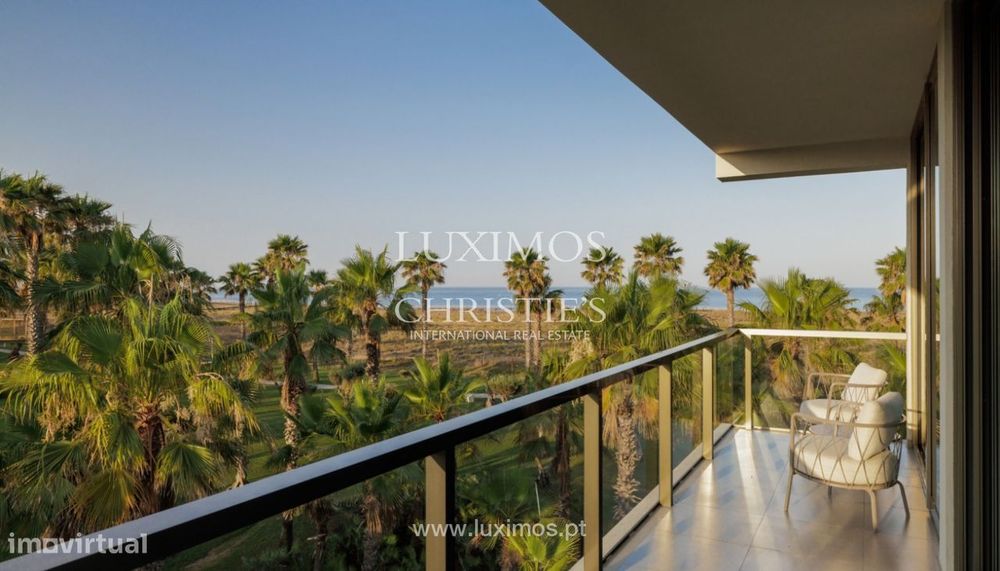 Apartamento T1+1 à venda com acesso direto à praia dos Salgados, Alg