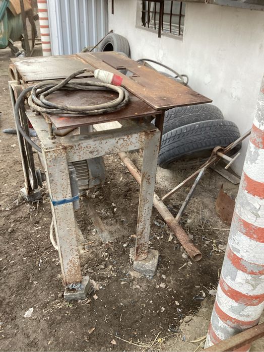 Станок деревообробний , циркулярка