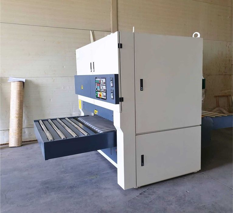 Szlifierka szerokotaśmowa półautomat GD1300 mm