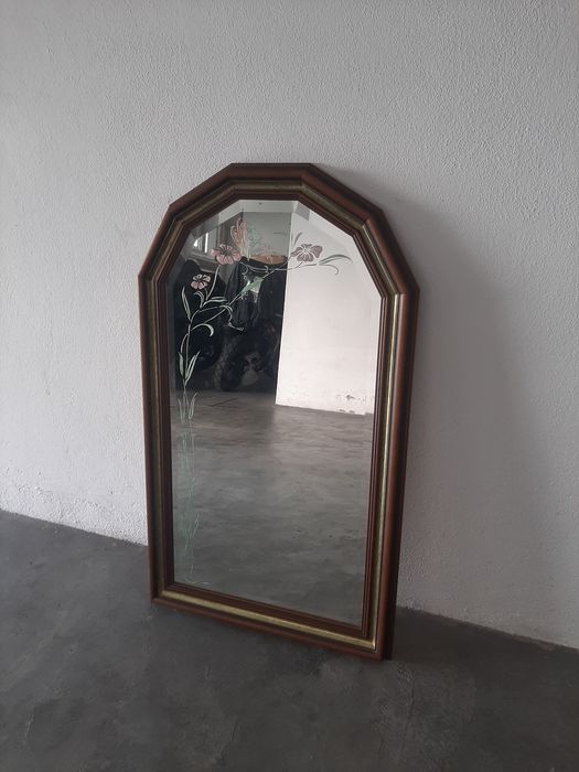 Espelho de Parede em Madeira de Nogueira com Pintura