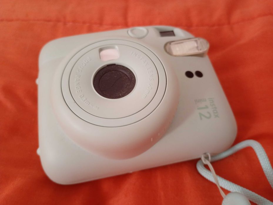 Polaroid Camera Instax - como nova (extra tablet de oferta)