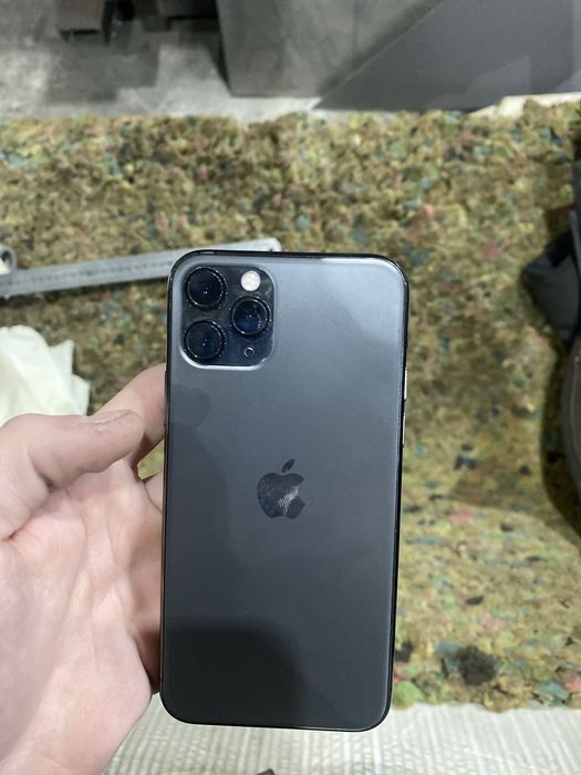 Iphone 11 pro на запчастини або відновлення