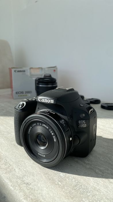 Canon 200D kit + 24mm + 50mm + 18-55mm + фільтри + 2 батареї