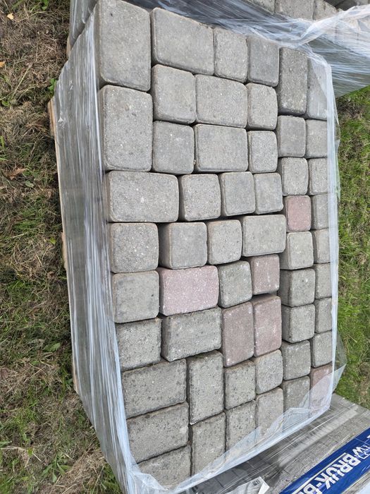 Sprzedam kostkę brukową
