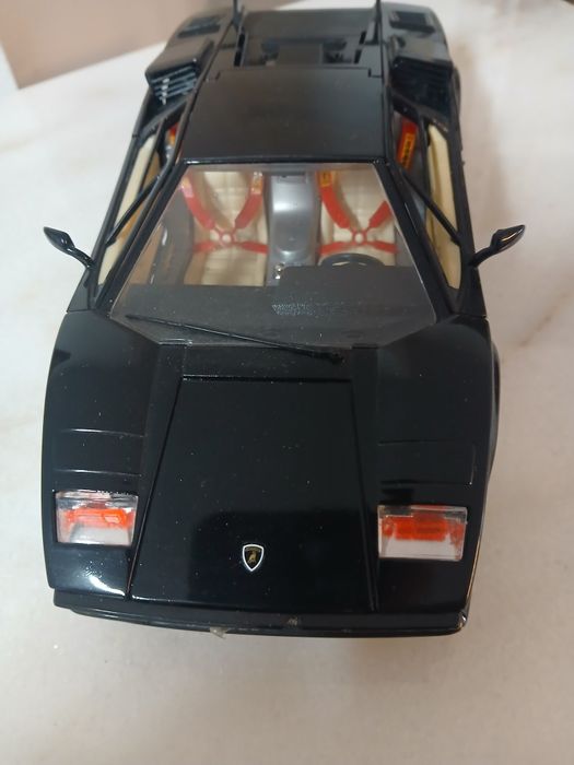 Lanborghini contach scala 1.18  burago