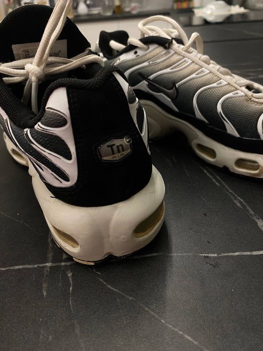 Продам кросівки Nike Air Tn б/у