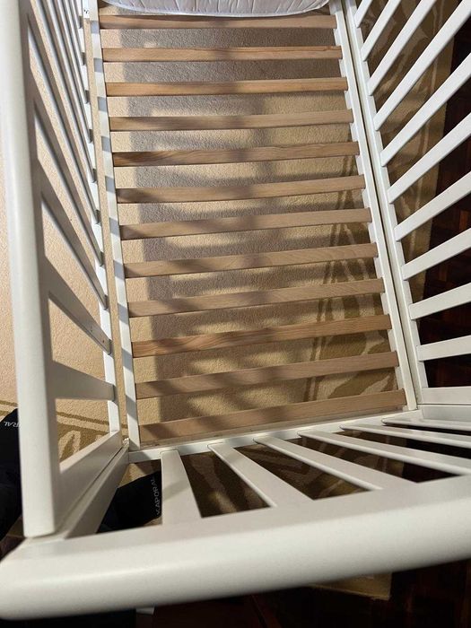 Berço de bebé incluido com colchão