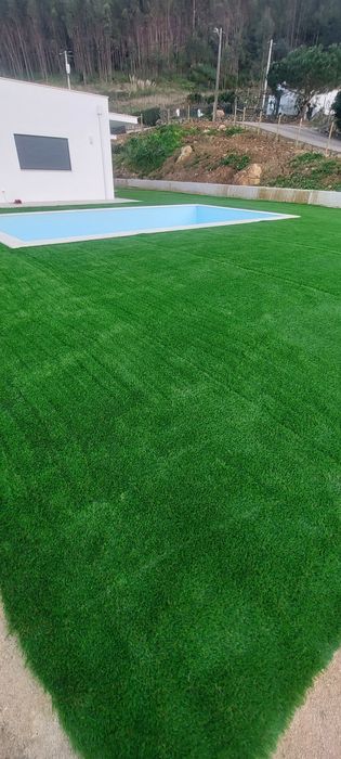 Aplicação Relva Artificial e Natural