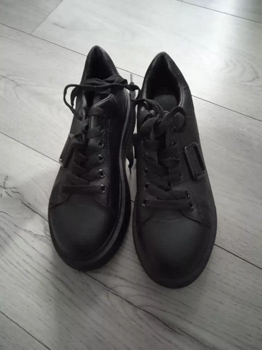 Продам нові туфлі