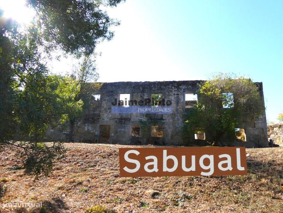 Ruína, ex-casa, 161m2, para restauro, Sabugal, Cró. Portugal, Guard...