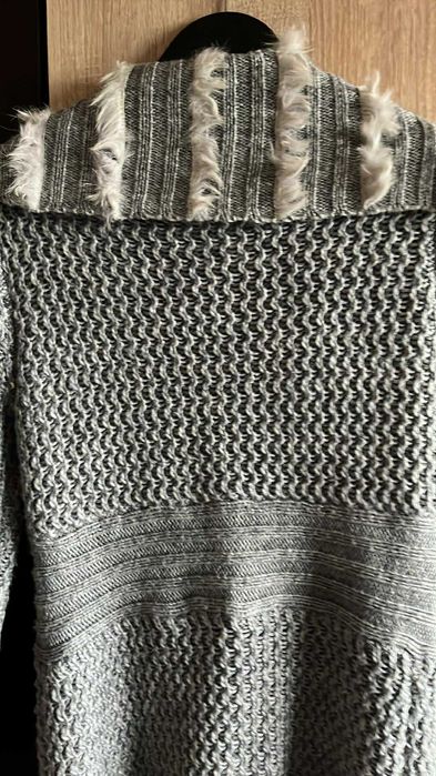 Sweter rozpinany nr 5.