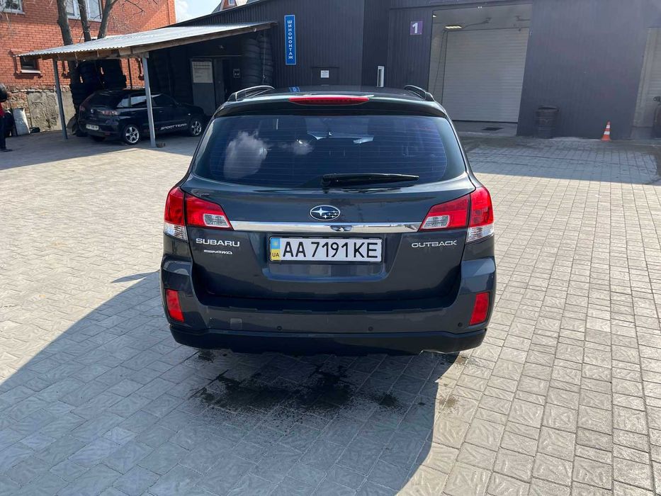 Subaru Outback 2,5 Газ!