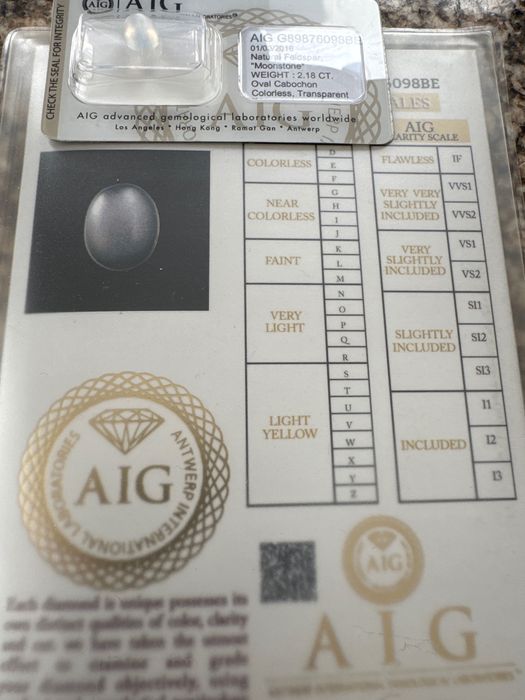 Pedra da lua com certificado AIG