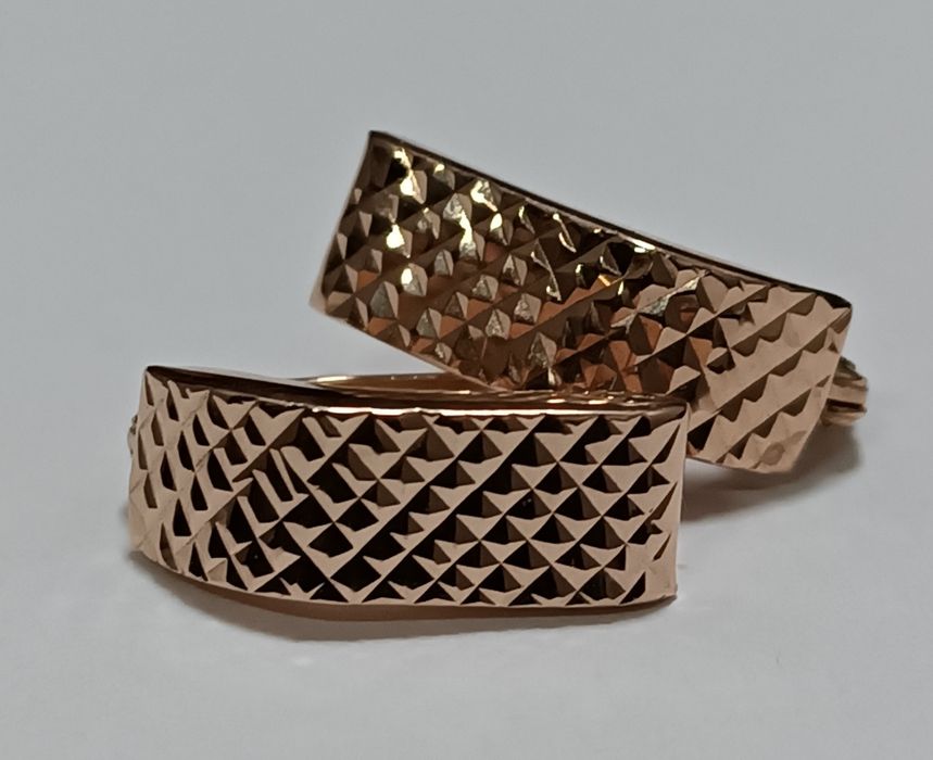 Золоті сережки 1.65г 585