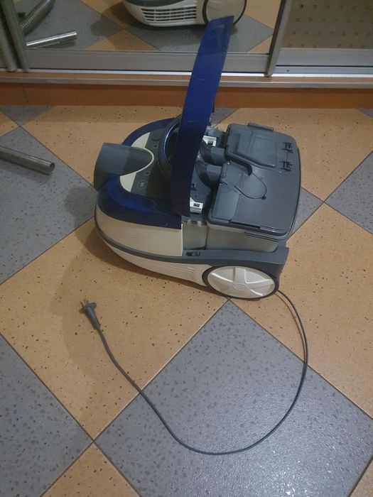 Продам миючий пилосос Zelmer aquawelt 1600w