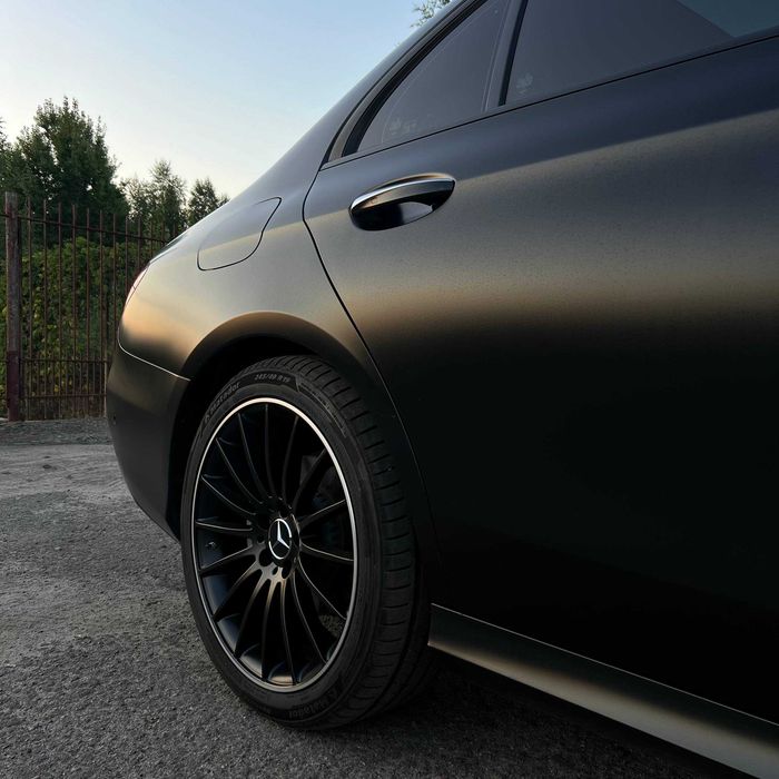 Продам автомобіль Mercedes Benz E Class E350 w213 2021 року