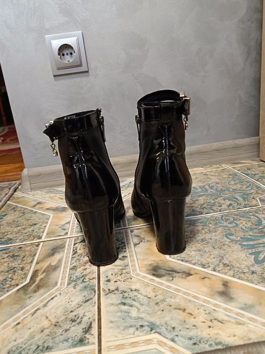 Шкіряні черевики