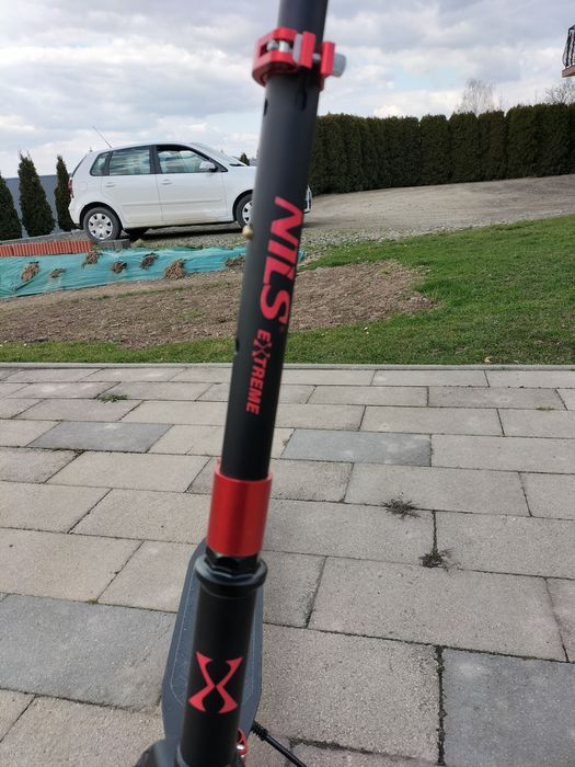 Hulajnoga NILS HC300 – duże pompowane koła, jak nowa!
