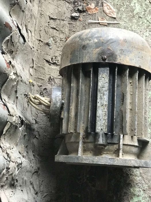 Продам три электродвигателя !