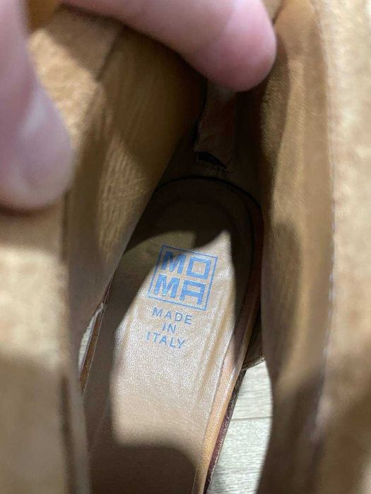 Жіночі шкіряні сандаліі фірми moma оригінал